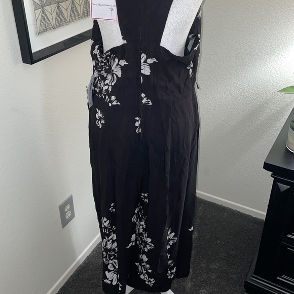 Bisou bisou black and white jumpsuit with belt new with tags - Picture 6 of 10